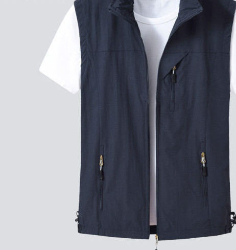 Férfi mellény gallérral és V-nyakkal