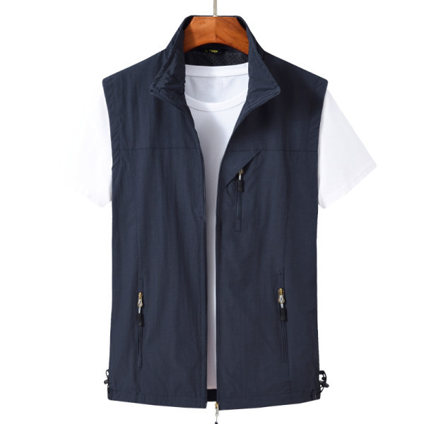 Férfi mellény gallérral és V-nyakkal