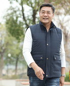 Vyriška liemenė su sagomis ir užtrauktuku