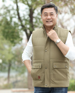 Vyriška liemenė su sagomis ir užtrauktuku