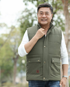 Vyriška liemenė su sagomis ir užtrauktuku