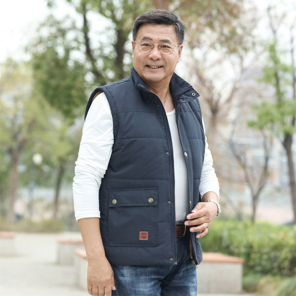 Vyriška liemenė su sagomis ir užtrauktuku