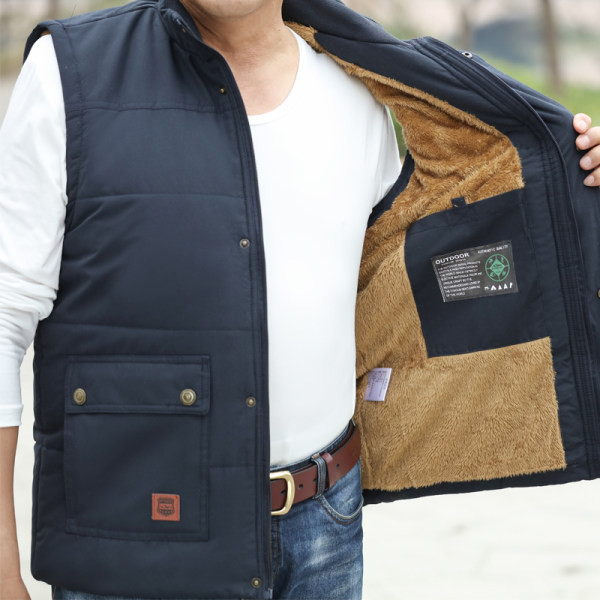 Vyriška liemenė su sagomis ir užtrauktuku