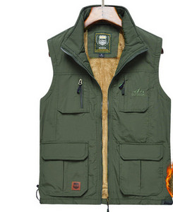 Ανδρικό γιλέκο με επένδυση με ψηλό γιακά και φερμουάρ