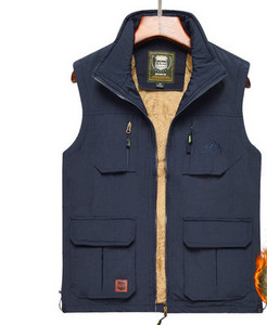 Ανδρικό γιλέκο με επένδυση με ψηλό γιακά και φερμουάρ