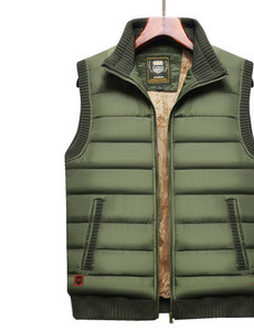 Alkalmi, párnázott férfi mellény