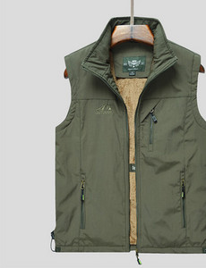 Férfi cipzáras galléros mellény