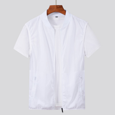 Įprasta vyriška liemenė su užtrauktuku – puikiai tinka vasarai