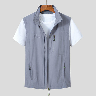 Férfi mellény több színben, hímzéssel