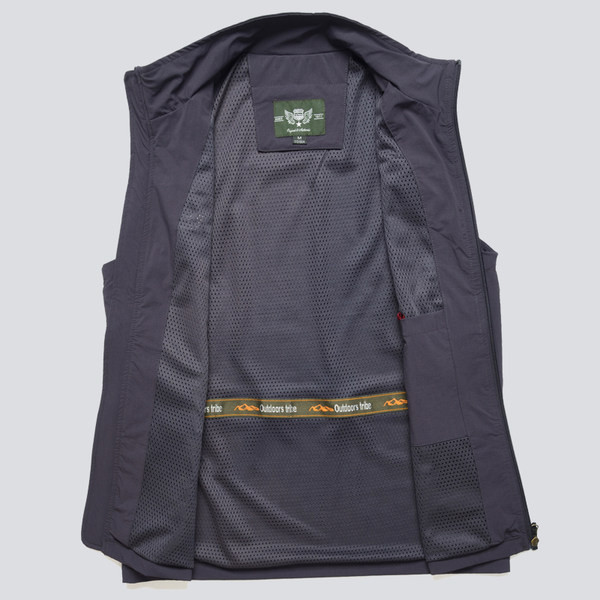 Vestă pentru bărbați cu inscripții brodate și buzunar