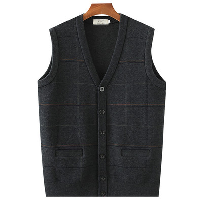 Muški jesenski prsluk s V izrezom i gumbima