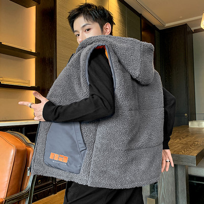 Vyriška pliušinė liemenė su gobtuvu