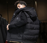 Vyriška laisvalaikio liemenė su gobtuvu