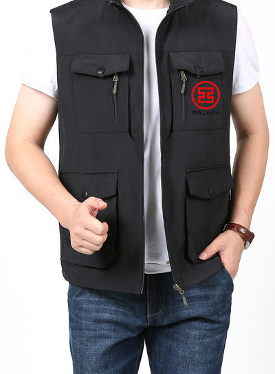 Férfi mellény zsebbel és cipzárral