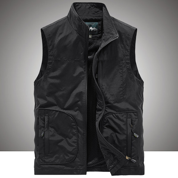 Férfi mellény magas gallérral és zsebekkel