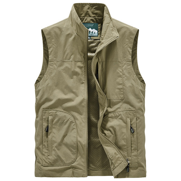 Férfi mellény magas gallérral és zsebekkel