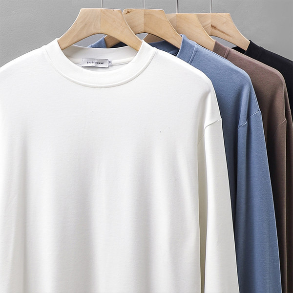 Letisztult hosszú ujjú pólódizájn