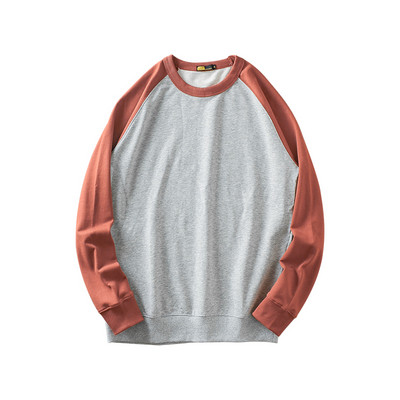 Tiszta modell férfi blúz hosszú ujjal és ovális nyakkivágással