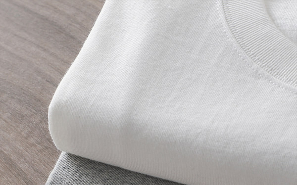 Vienspalviai vyriški marškinėliai