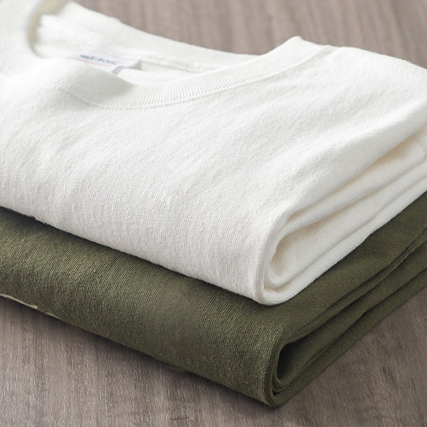 Alkalmi férfi blúz ovális nyakkivágással és mintával