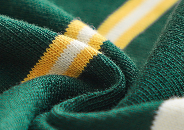 Férfi őszi csíkos blúz ovális nyakkivágással