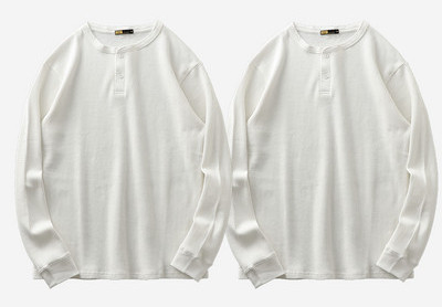 Férfi blúz tiszta modell gombokkal és O-alakú nyakkivágással