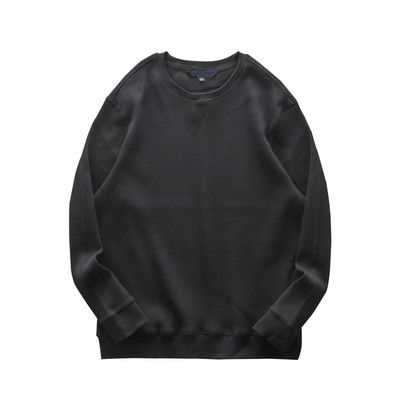 Švaraus modelio vyriška palaidinė su ovalia iškirpte