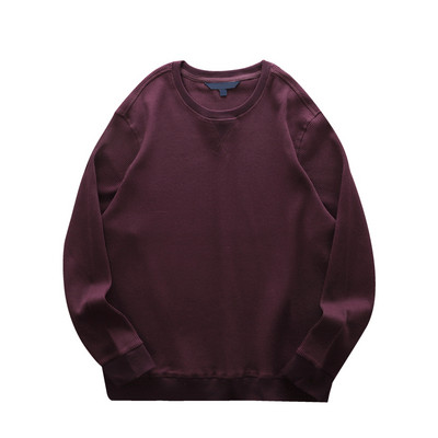 Švaraus modelio vyriška palaidinė su ovalia iškirpte