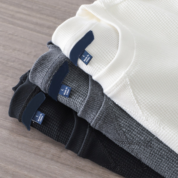 Švaraus modelio vyriška palaidinė su ovalia iškirpte