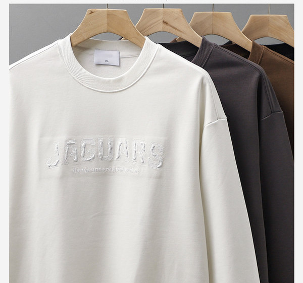 Vyriškos palaidinės švarus modelis su užrašu