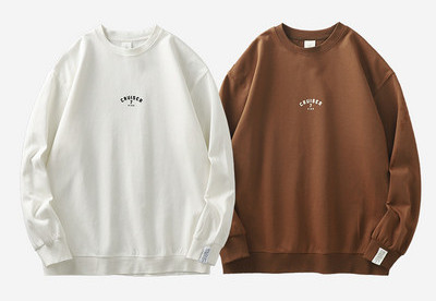 Férfi blúz felirattal és számokkal széles mintával