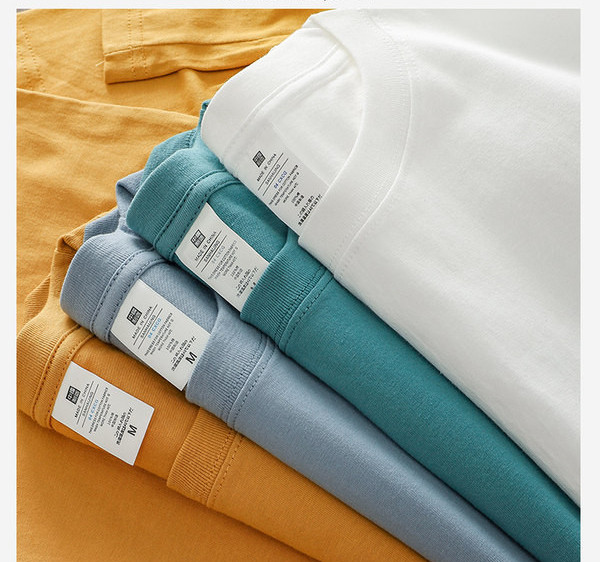 Vienspalviai vyriški marškinėliai – ploni