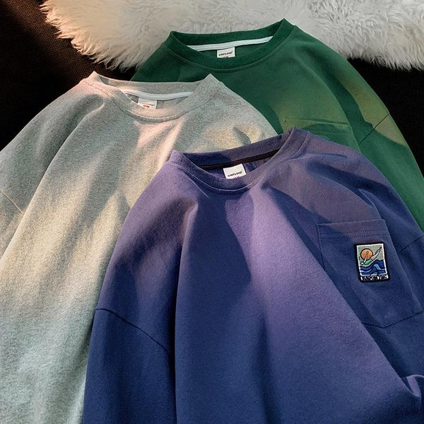 Bluze barbatesti cu buzunar si imprimeu