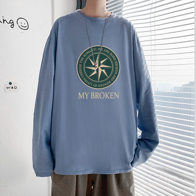 Bluză bărbătească cu imprimeu și decolteu oval