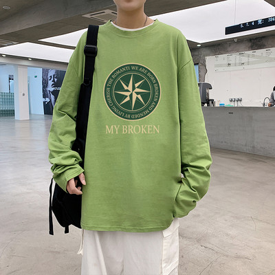 Bluză bărbătească cu imprimeu și decolteu oval