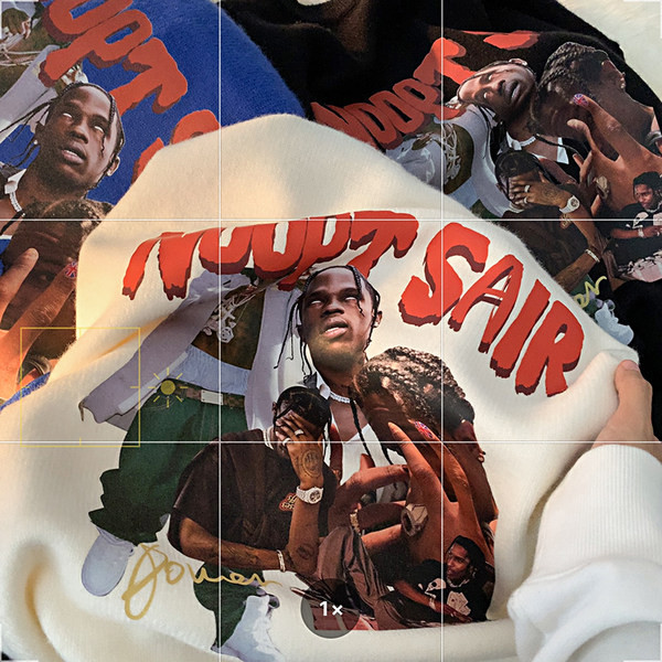 Férfi blúzok színes mintával