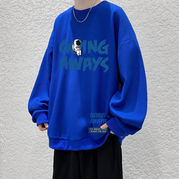 Ανδρική μπλούζα με οβάλ γιακά και στάμπα