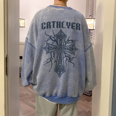 Široka muška bluza s printom i ovalnim izrezom