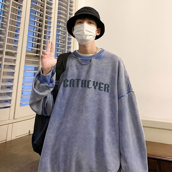 Široka muška bluza s printom i ovalnim izrezom