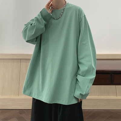 Vienspalvė vyriška palaidinė ovalia iškirpte – platus modelis