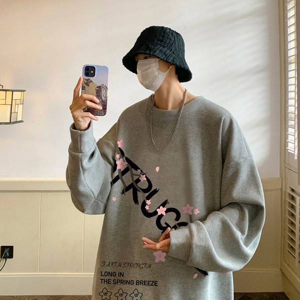 Široki model muške bluze sa natpisom