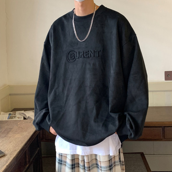 Férfi blúz ovális nyakkivágással és 3D hatású