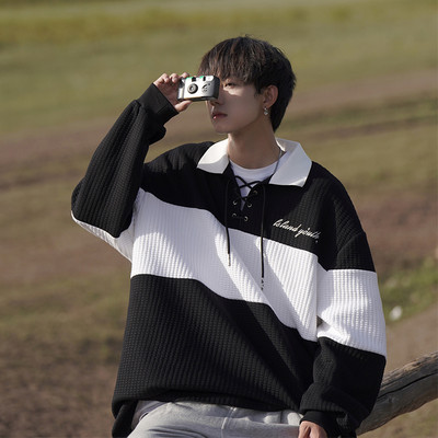 Klassikalise krae ja lipsudega meeste pluus