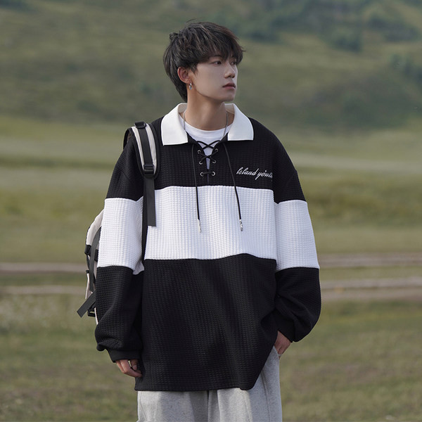 Klassikalise krae ja lipsudega meeste pluus