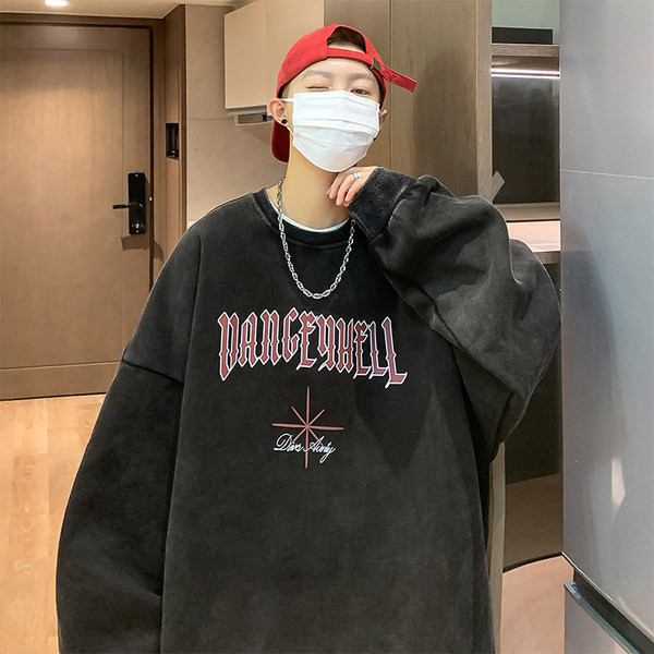 Széles férfi blúz modell, hosszú ujjal és felirattal a hátán