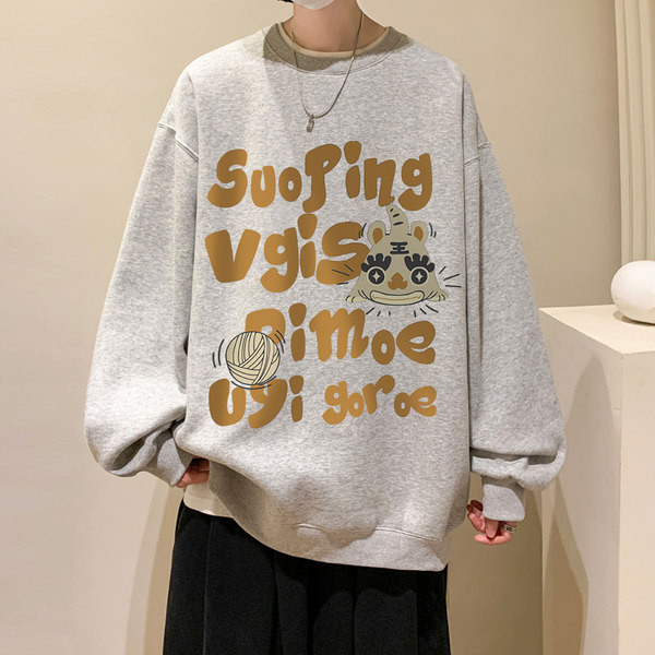 Model de culoare bluză bărbătească lată cu inscripție