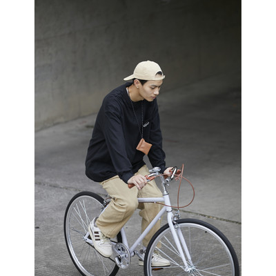 Bluză pentru bărbați cu model lat cu logo