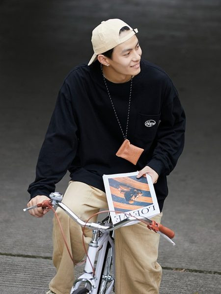 Bluză pentru bărbați cu model lat cu logo