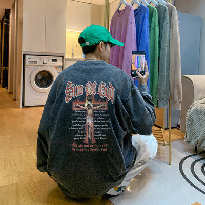 Plataus modelio vyriška palaidinė su apvalia iškirpte