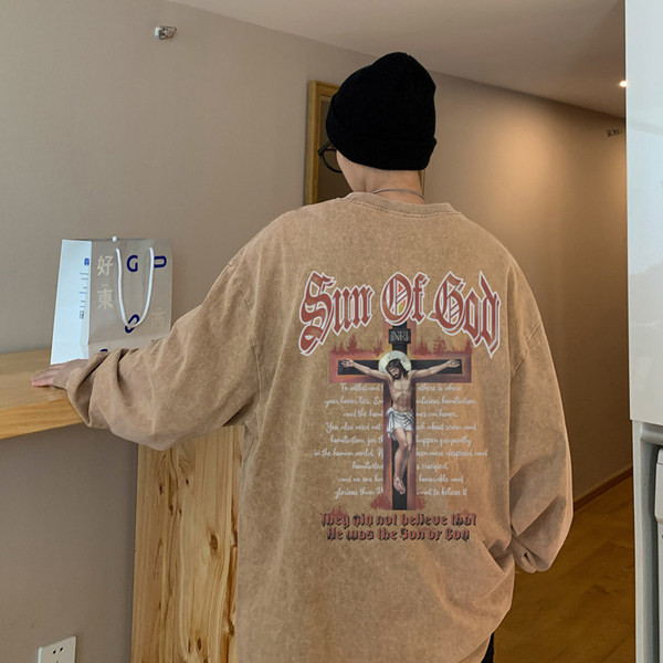 Plataus modelio vyriška palaidinė su apvalia iškirpte